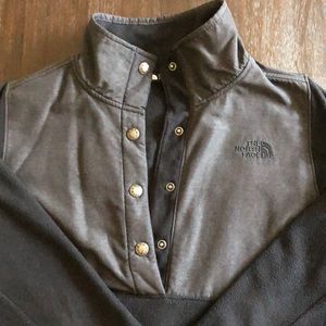 Women’s North Face Fleece pullover.